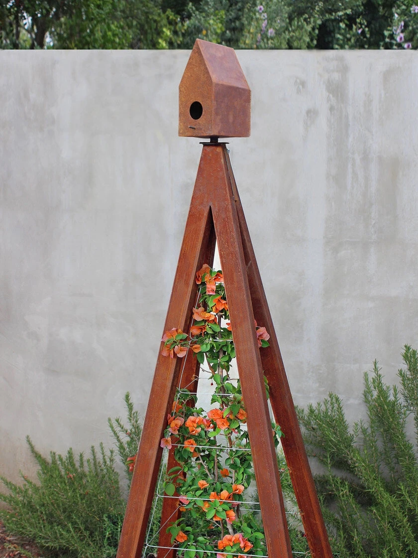 Bird Bungalow + Akoris Garden Tuteur Sr. - Image 8