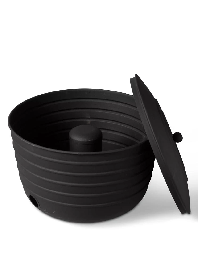 Matte Black Ribbed Hose Pot With Lid - Image 4